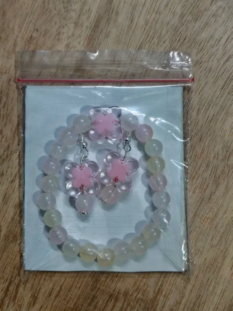 Light pink flower bracelet