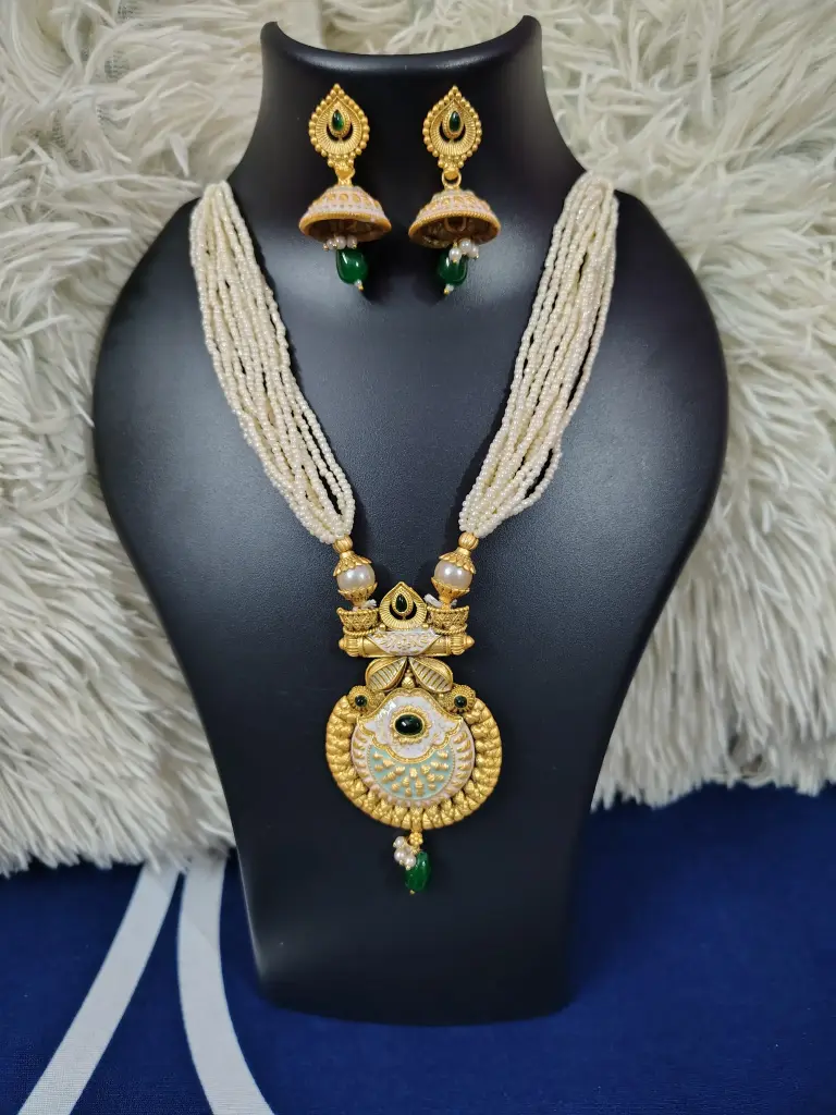 Green colour pearl necklace