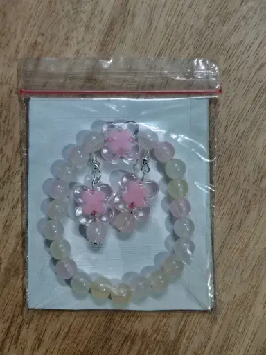 Light pink flower bracelet