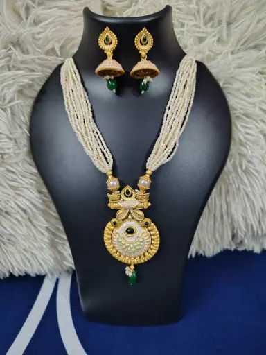 Green colour pearl necklace